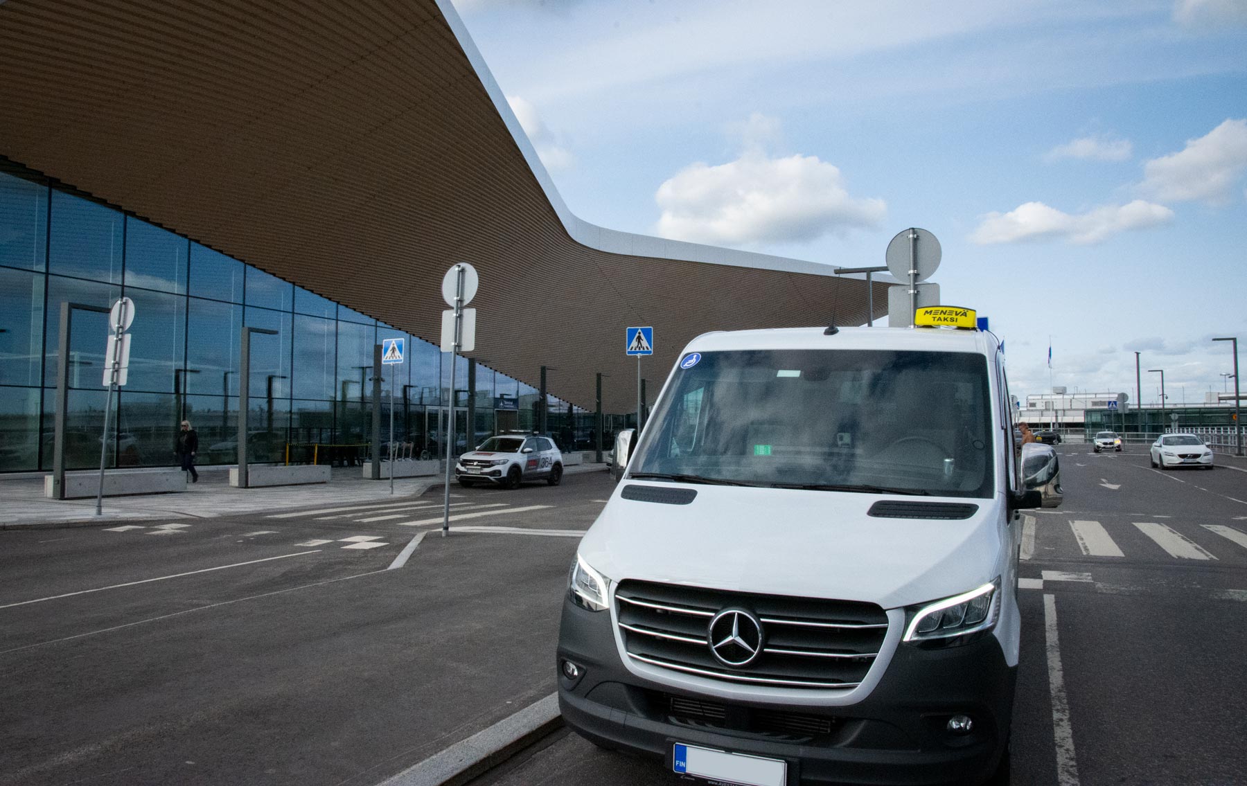 Invataksi tilaustaksi taksi espoo kirkkonummi länsikyyti